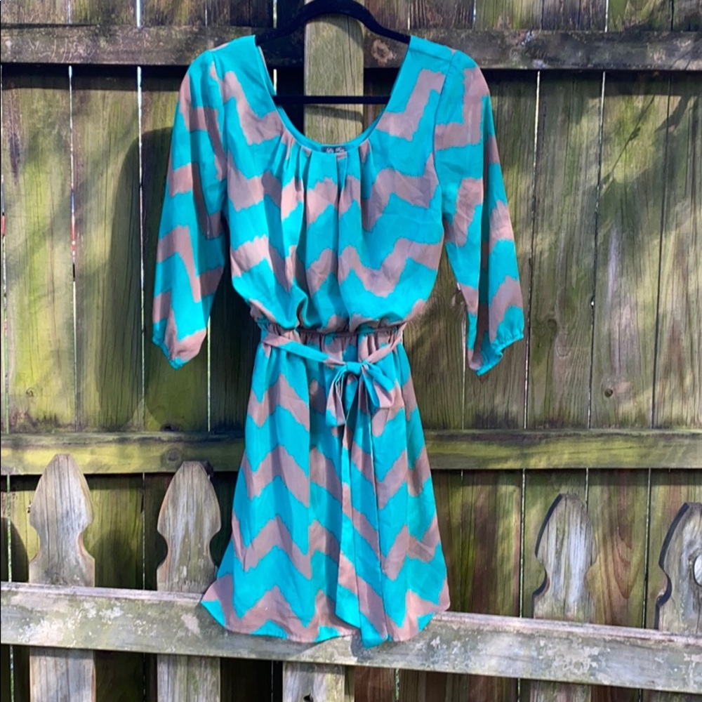 Lily Rose Mini-Dress 🥰, Sz M, Fun ‘n Flirty!!